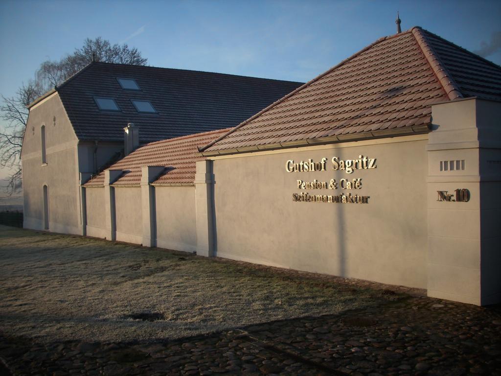 Gutshof Sagritz Hotel Golssen Exterior photo