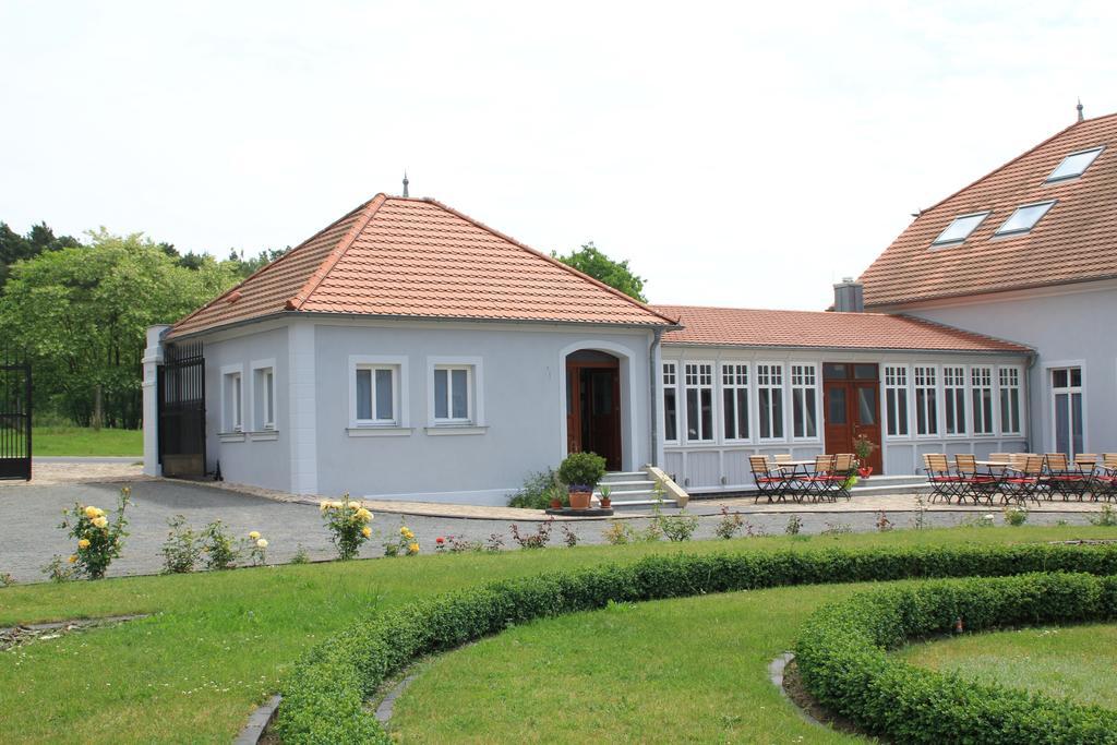 Gutshof Sagritz Hotel Golssen Exterior photo